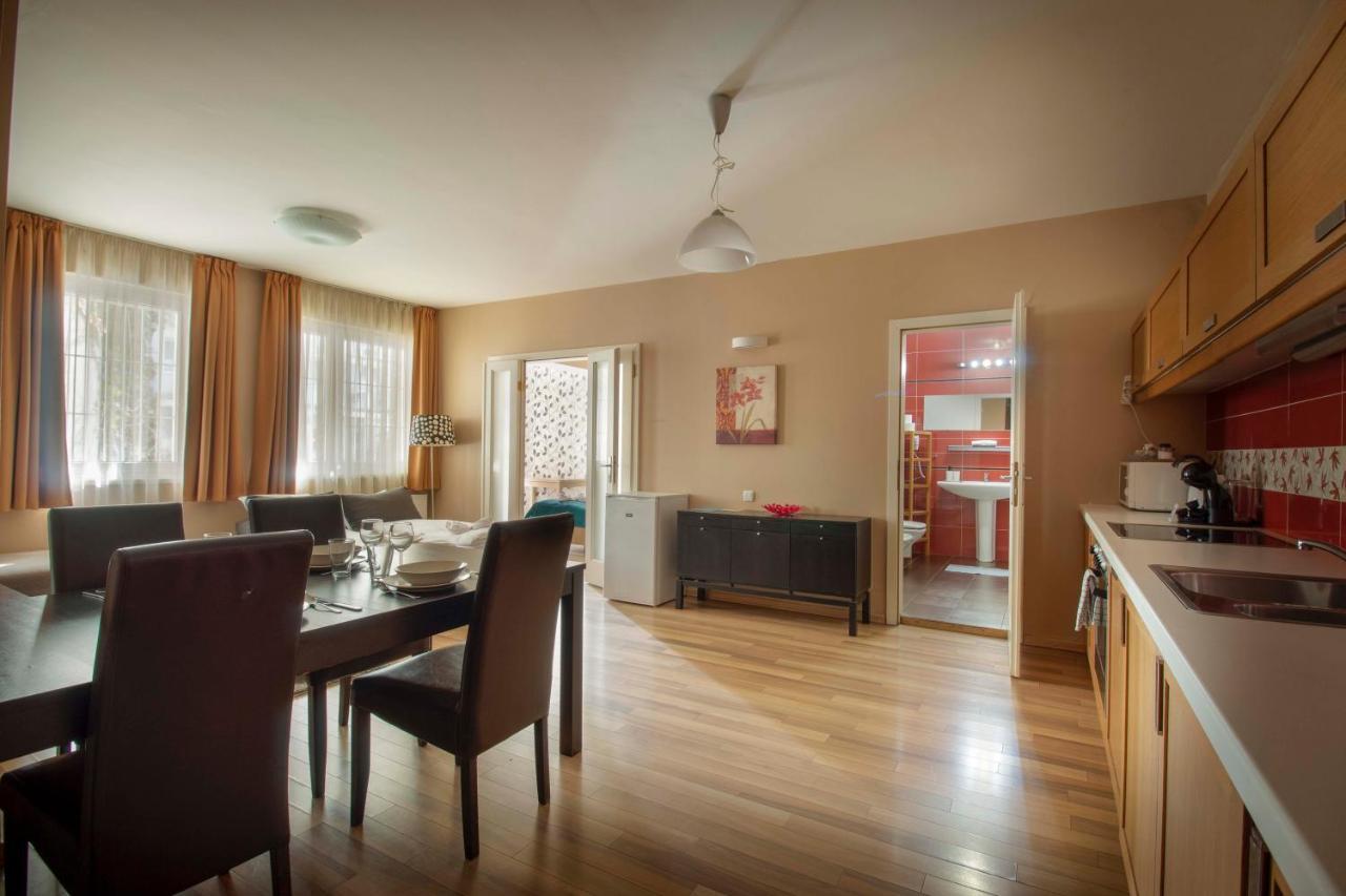 Star Apartments With Free Parking — Photos 1